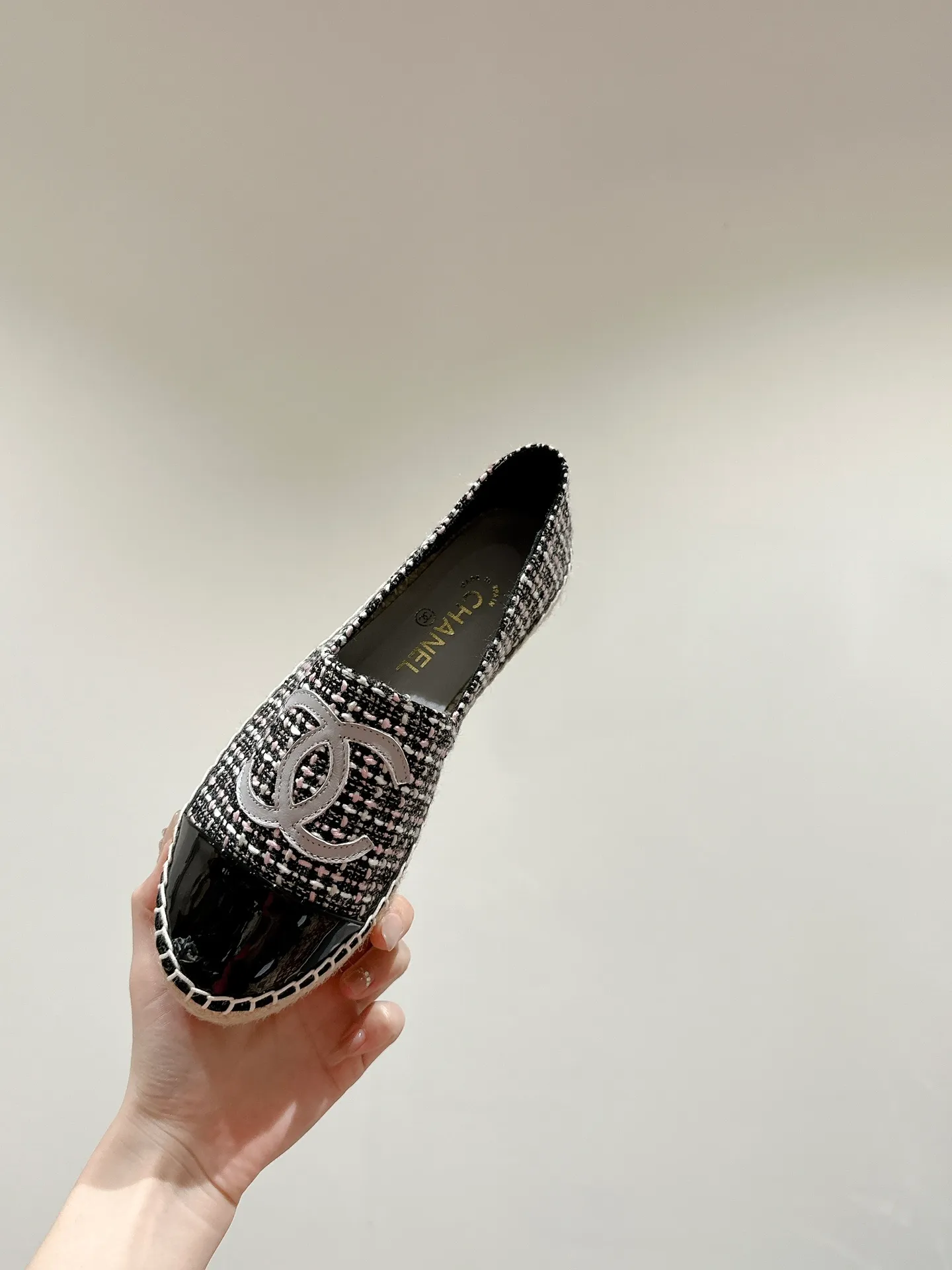 👟👟Ex-factory price 400👟👟 CHANEL 2024 early spring new fisherman shoes, top version 👏👏The inner pads are all made of original imported sheepskin! Code number: 35 - 40 (34.41.42 customized, non-returnable) standard code with full set of packaging